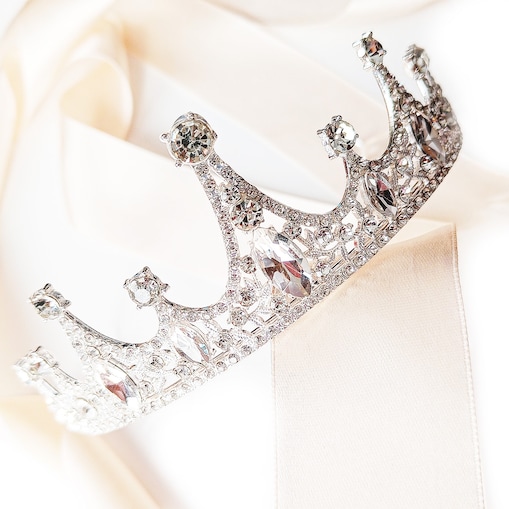 Efektowny diadem tiara korona z cyrkoniami stopniowana