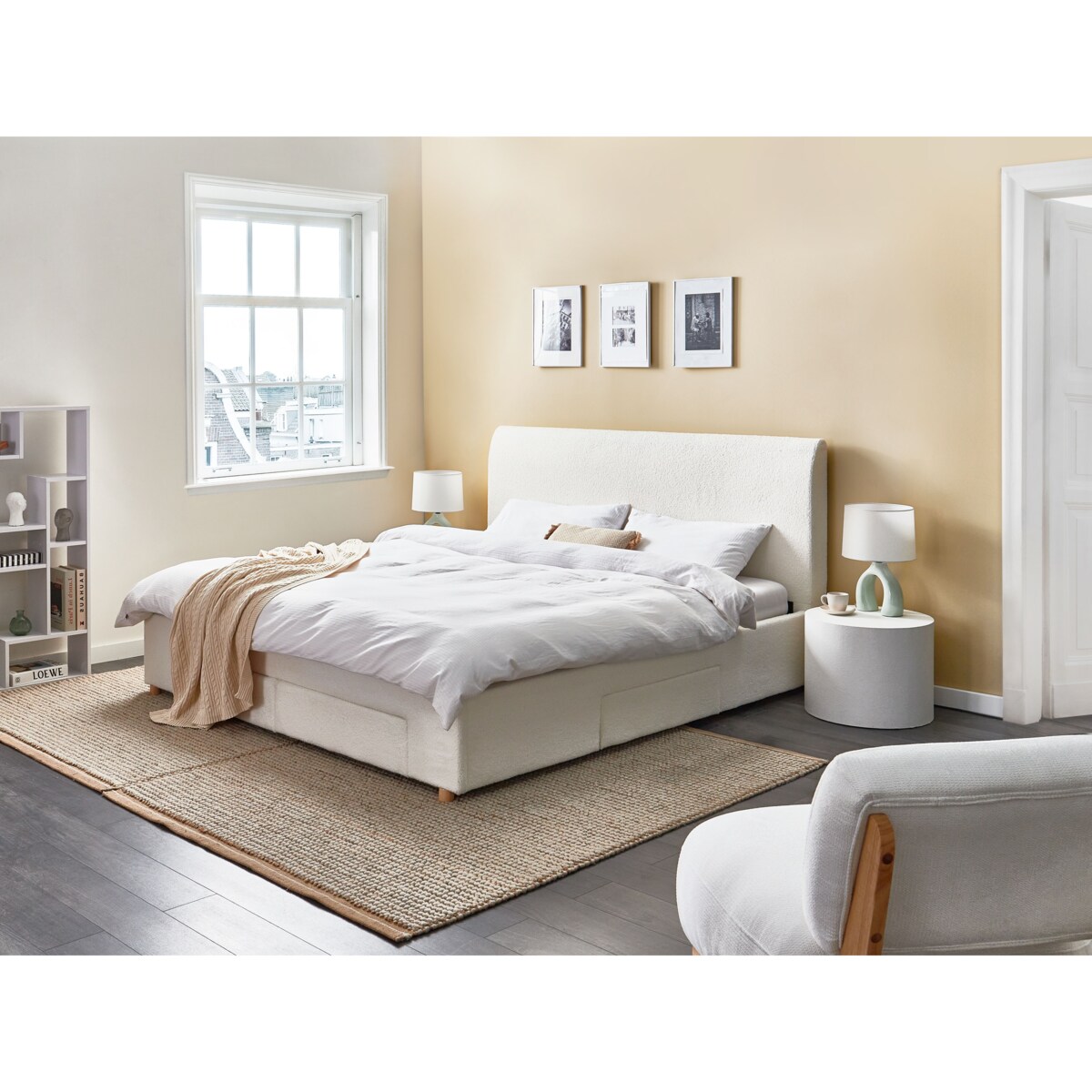 Łóżko z szufladami Boucle SOUTRIN 180 x 200 cm Złamana biel