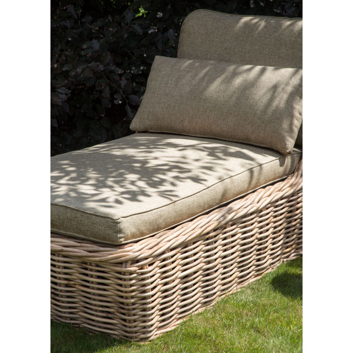 Leżak ogrodowy z poduszką BELSITO Rattan Naturalny