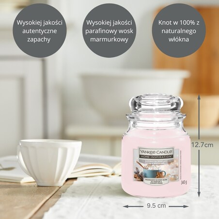 HI Świeca średnia MARSHMALLOW SNOWFLAKES