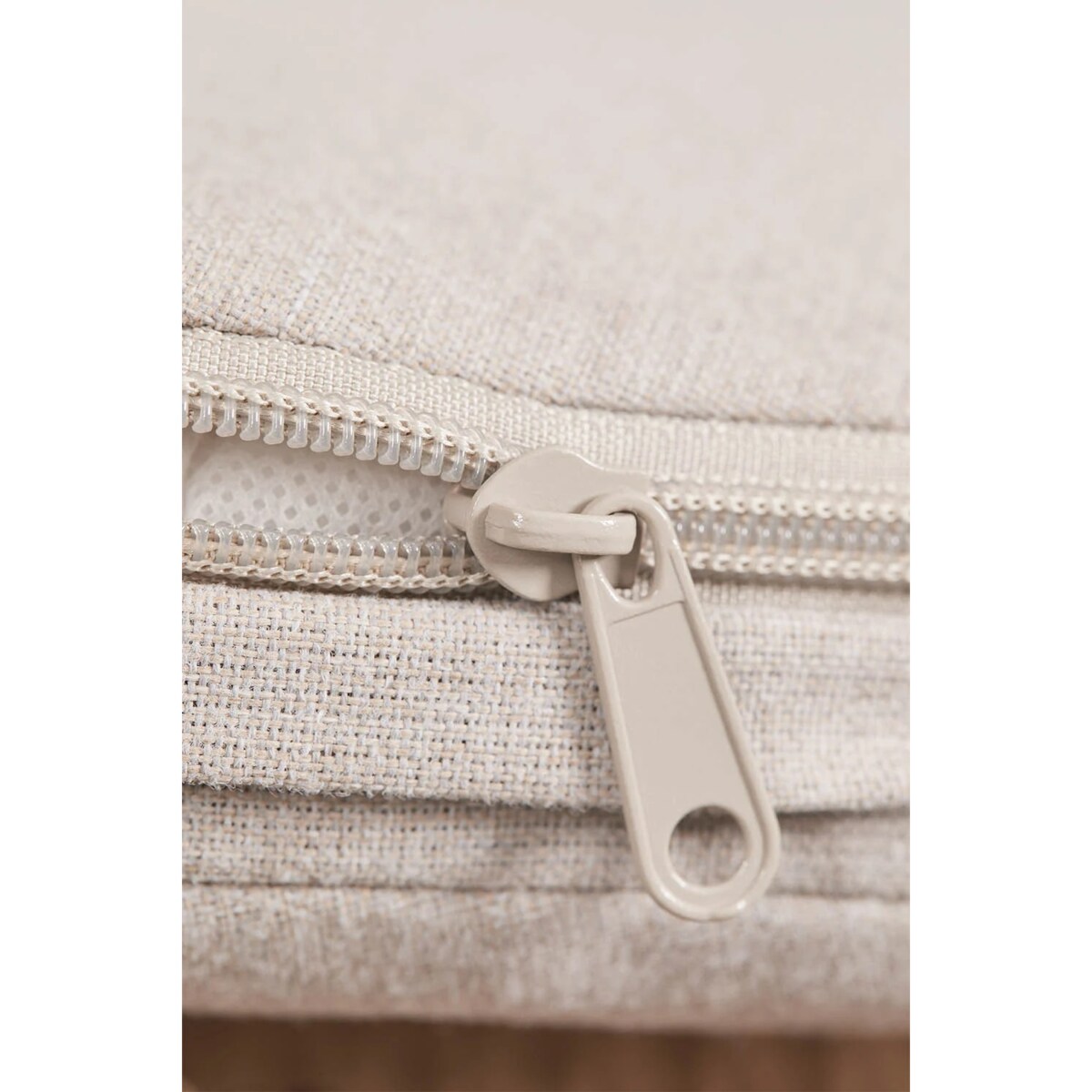 Krzesło ogrodowe z podłokietnikami ze stali i syntetycznego rattanu Liparian