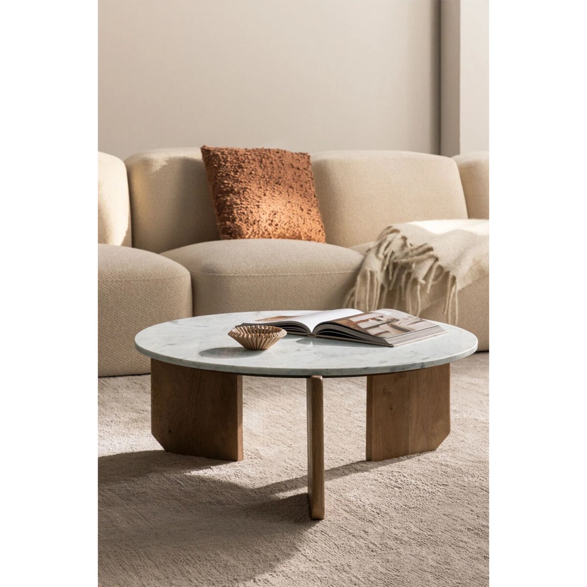 Stolik kawowy z drewna mango i białego marmuru Lavinia Ø90 cm