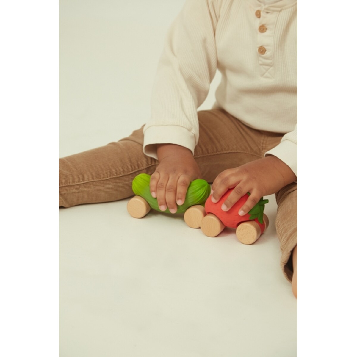 Oli & Carol Samochodzik dla Niemowlaka Truskawka Sweetie