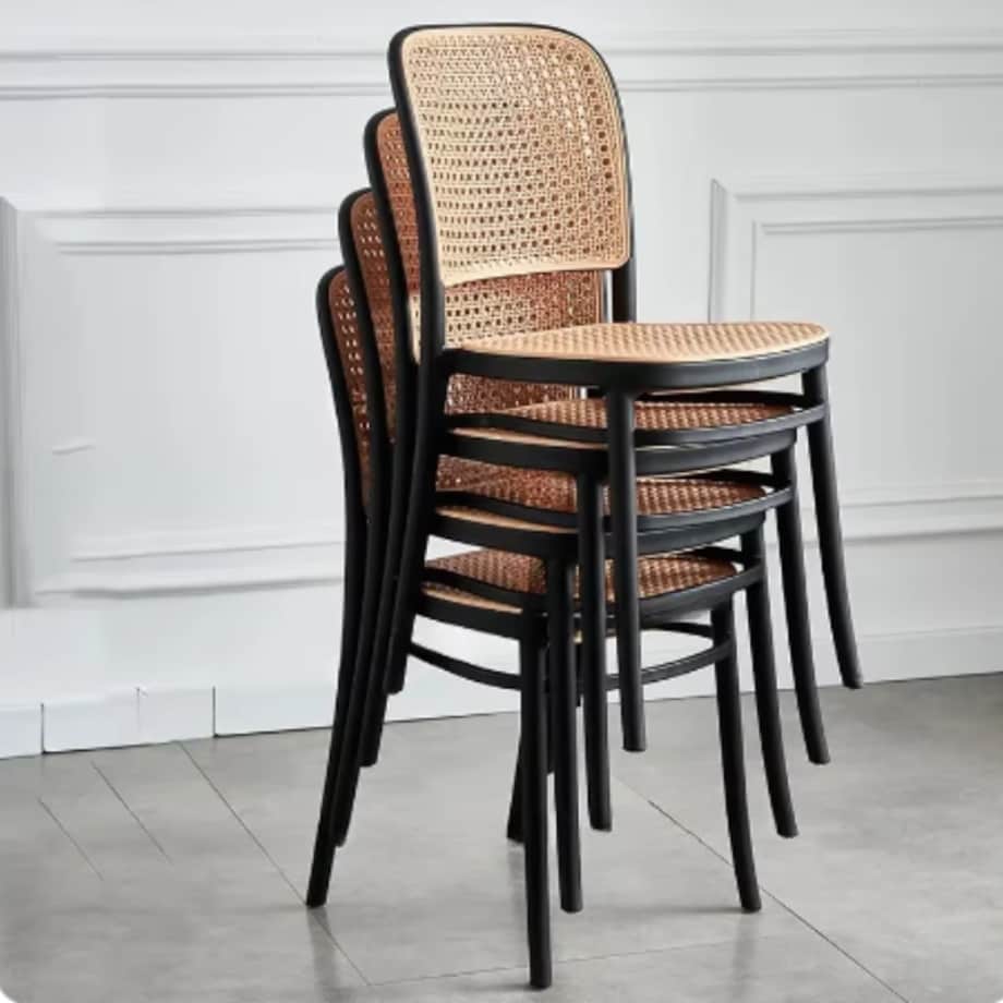 Krzesło plastikowe czarne plecione do salonu jadalni klasyczne z oparciem