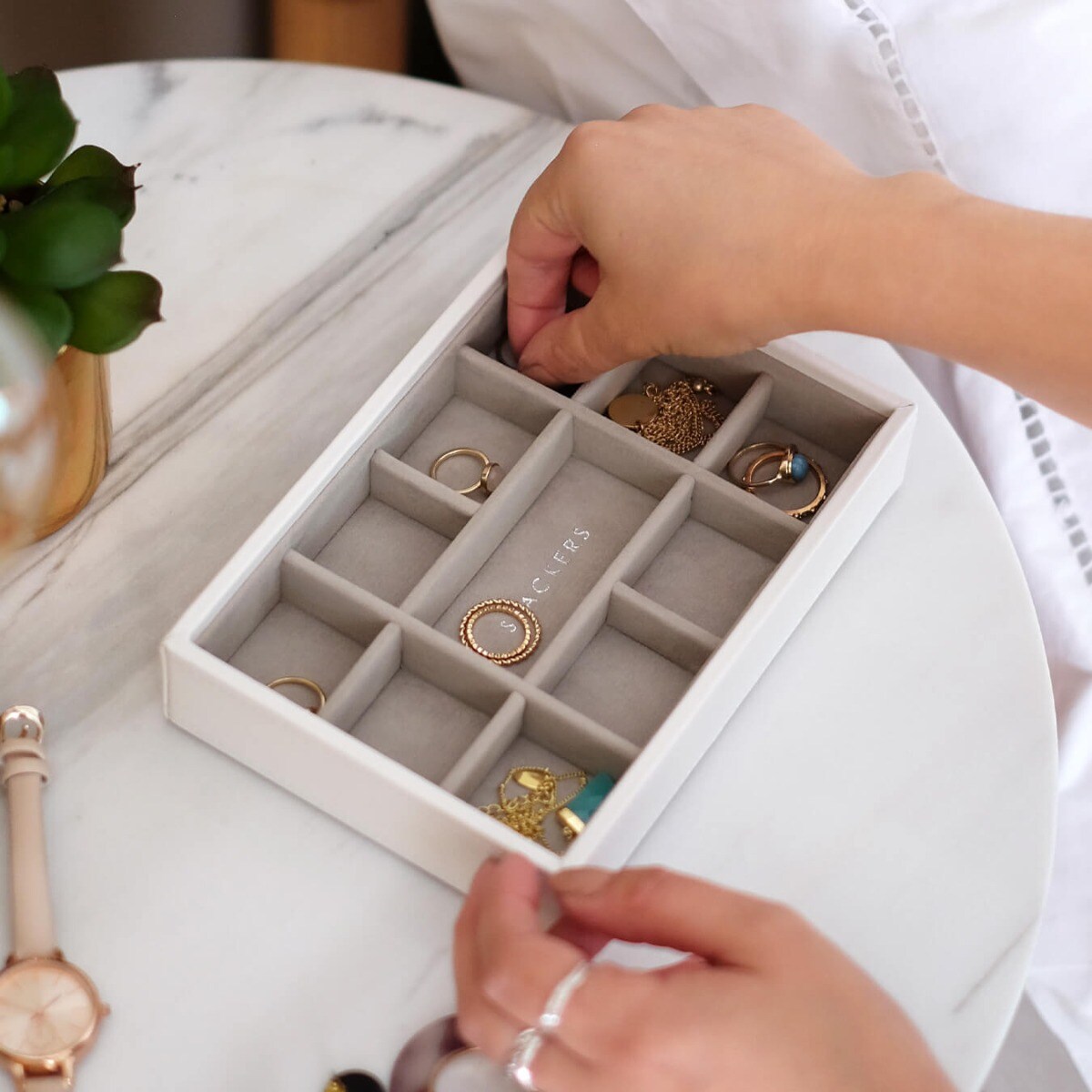 Szkatułka na biżuterię Stackers 11 komorowa mini biała