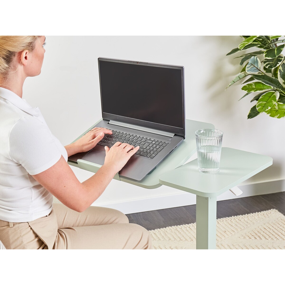 Regulowany stolik pod laptopa 70 x 40 cm jasnozielony SCHOLA