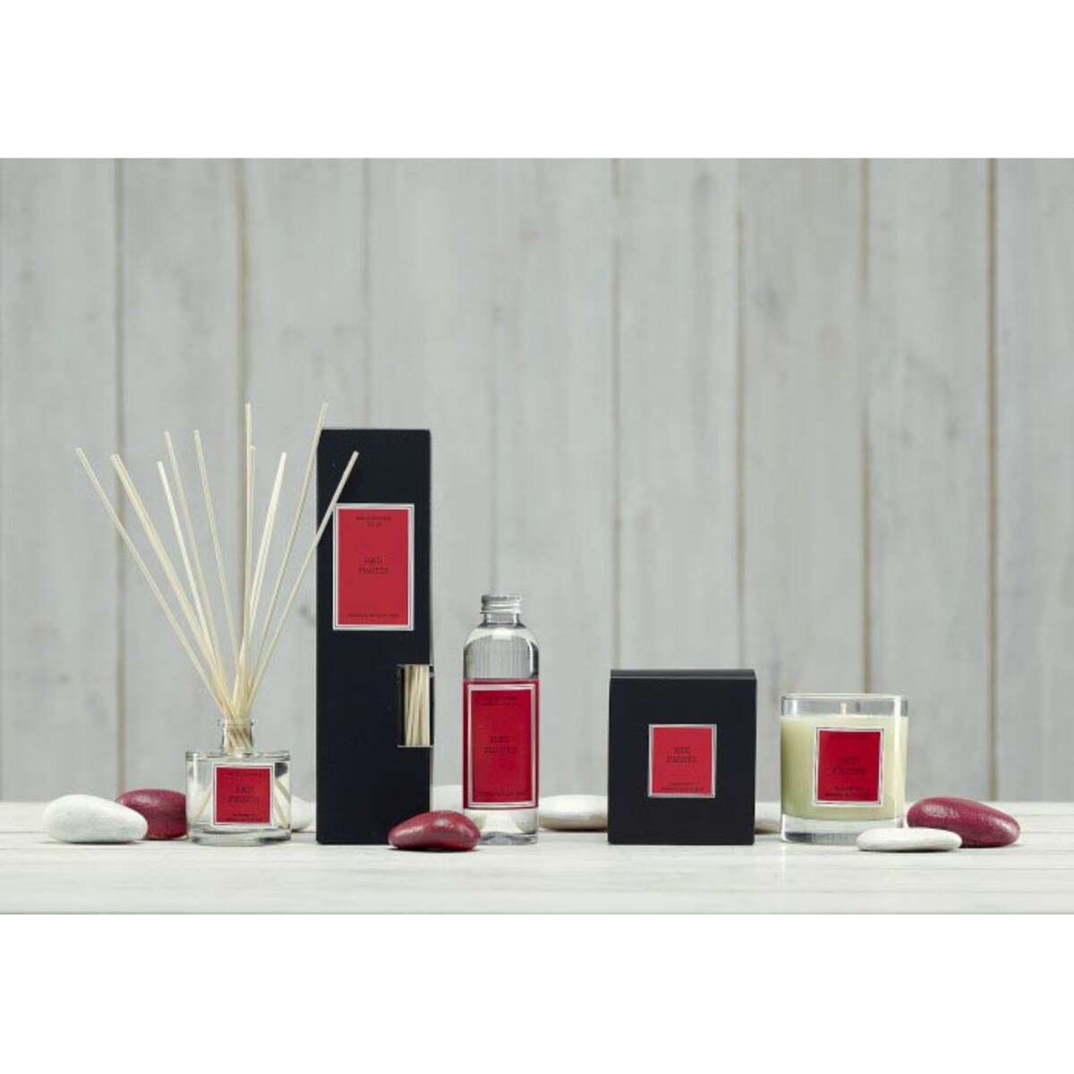 Świeca zapachowa Red Fruits Santiago, 230 g, Cereria Molla