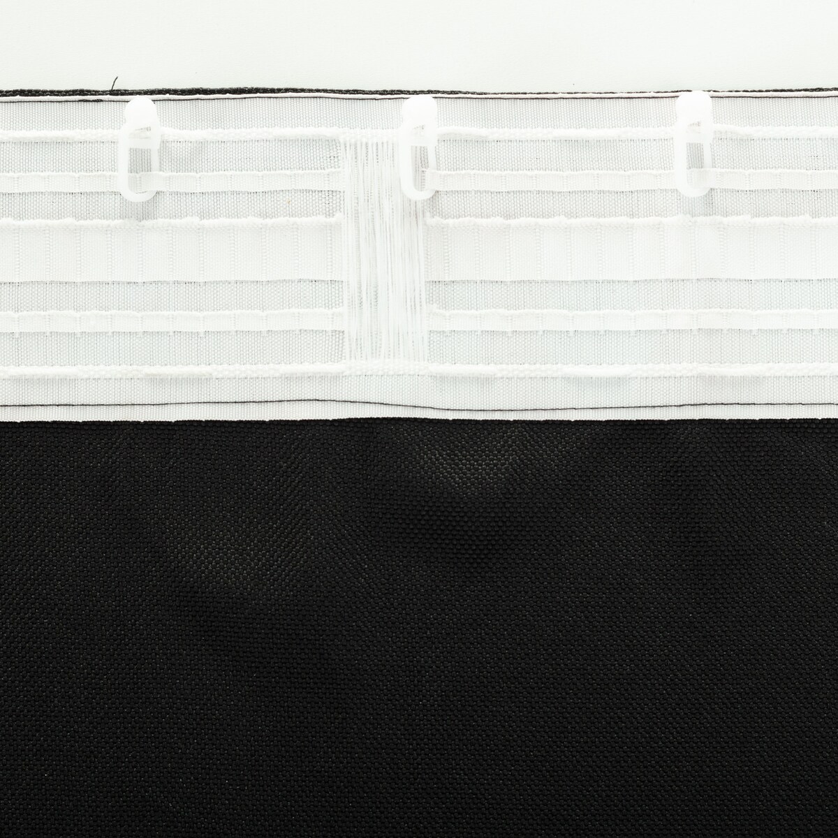 Zasłona BASIC na taśmie marszczącej 140x300cm czarny 1 szt. 140x300 czarny