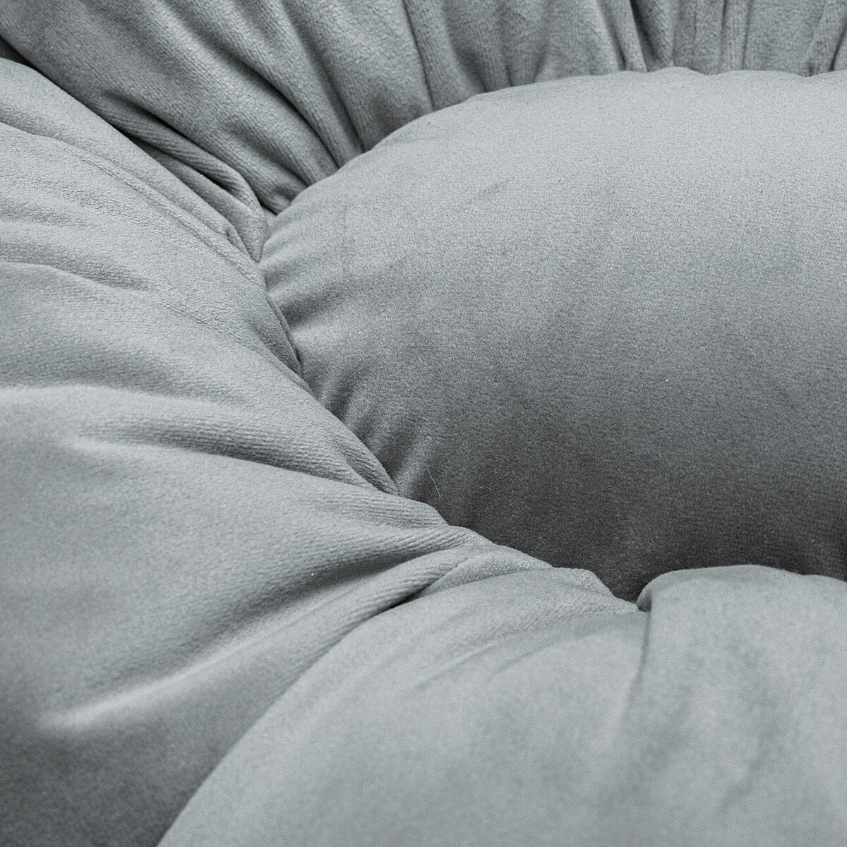 Poduszka kwiatek Mia, srebrzysty szary, 45 cm, Posh Velvet