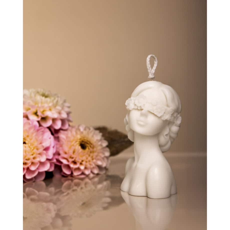 Świeca sojowa Celia – artystyczna rzeźba z naturalnego wosku, idealna jako elegancki prezent dla kobiety