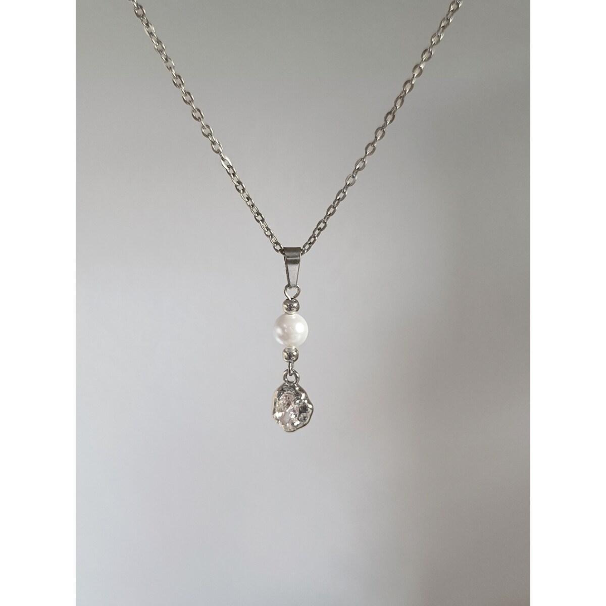 Naszyjnik perłowy ślubny minimalistyczny MODNY elegancki srebrny VINTAGE