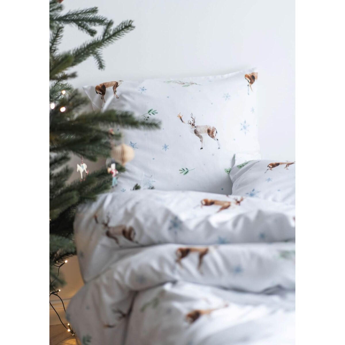 Pościel świąteczna Renifery 200/200 + 2 x 70/80 cm