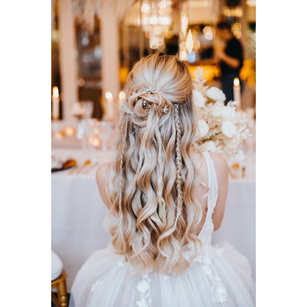 Opaska ślubna złota z cyrkoniami - delikatna i błyszcząca