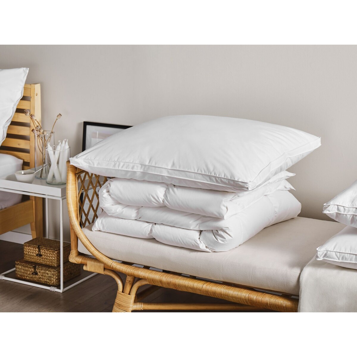 Poduszka z pierza i puchu wysoka 80 x 80 cm KHARTAPHU