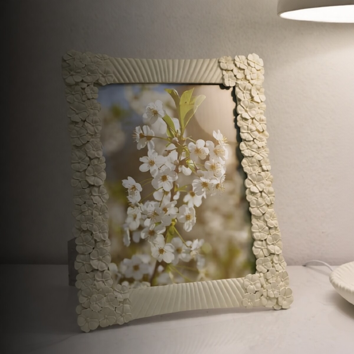 Ramka na zdjęcia Cempalk, zdjęcie 20 x 25 cm, kolor kremowy, żywica syntetyczna, rama 27,8 x 2 x 33 cm, na fotografie i portrety, Mauro Ferretti