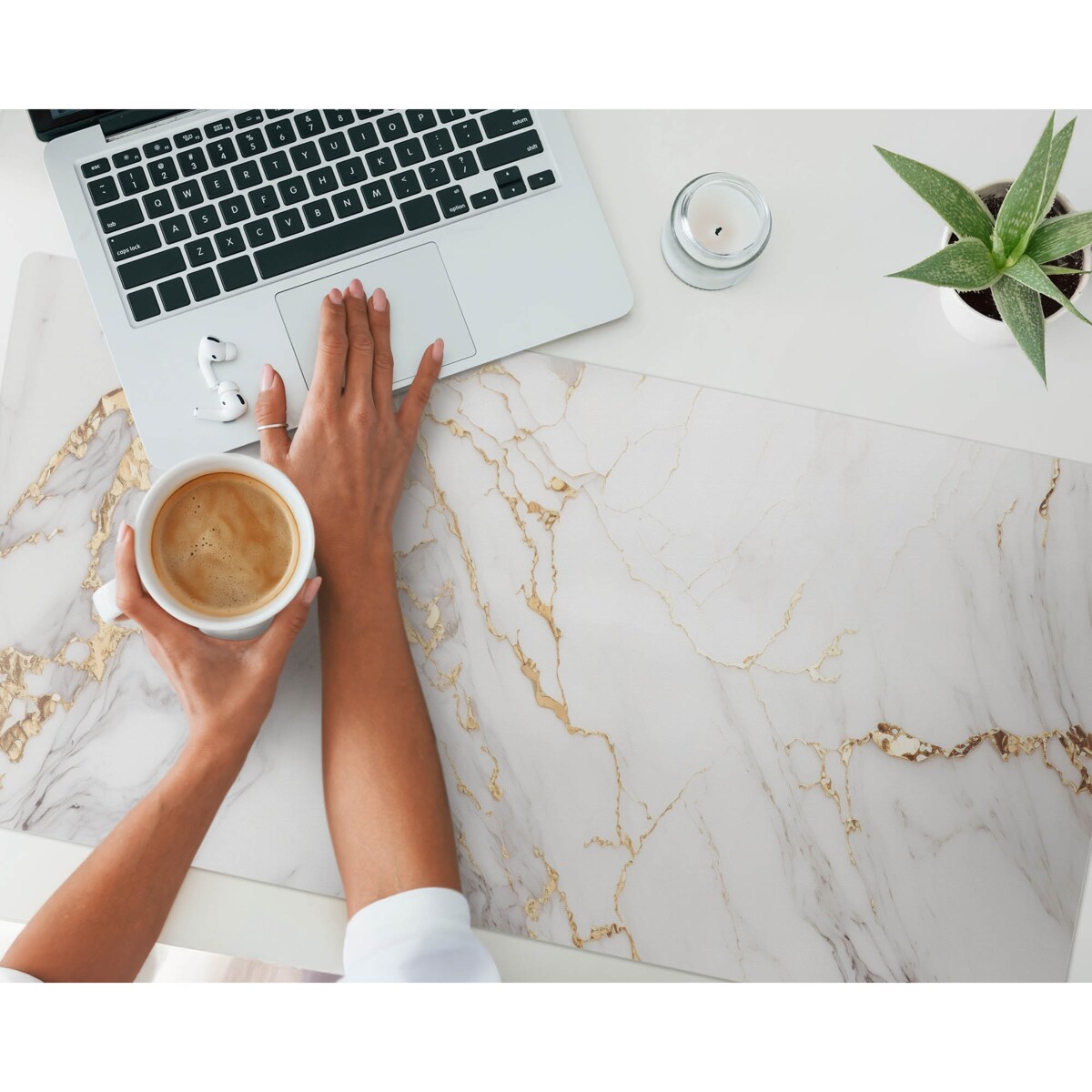 Biała mata na biurko Marmurowe żyłki, 100x50 cm