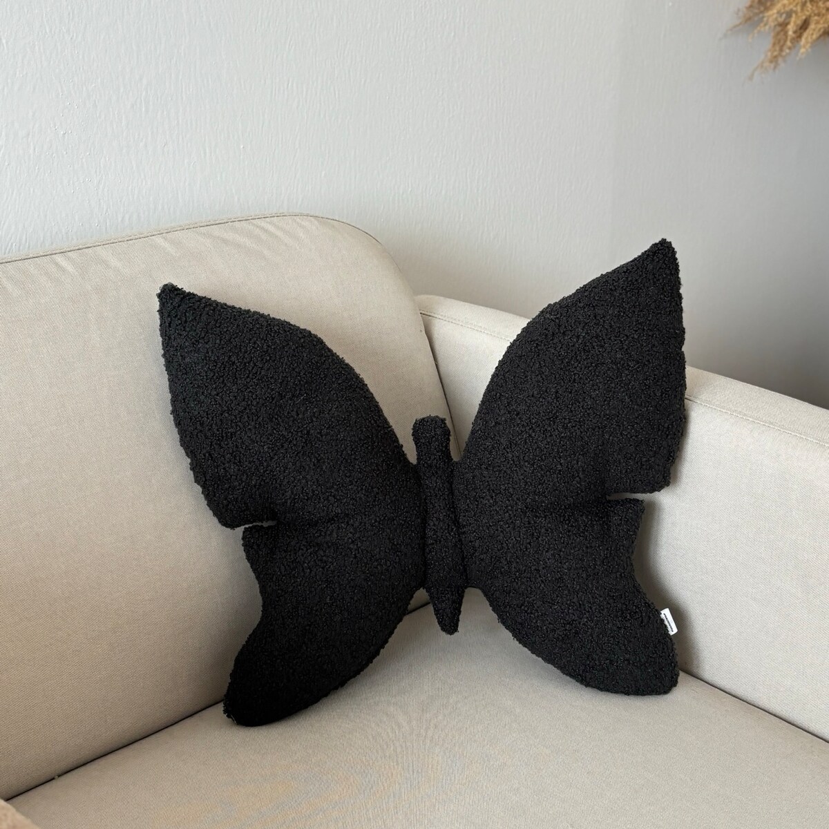 Poduszka dekoracyjna Motyl czarna boucle