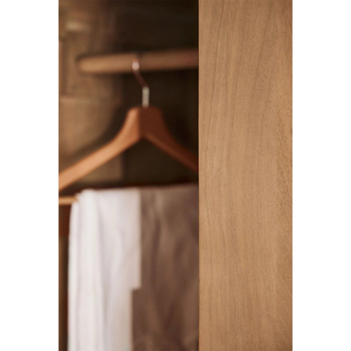 Szafa z drewna mango Agathe 200x110x60 cm naturalna