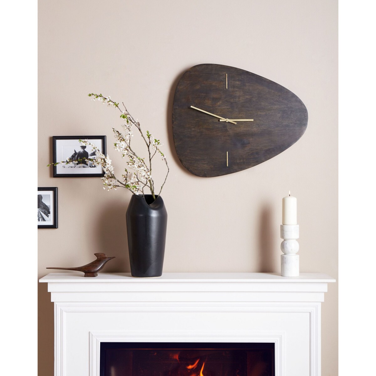 Zegar ścienny 56 x 47 cm czarny LOKTAK