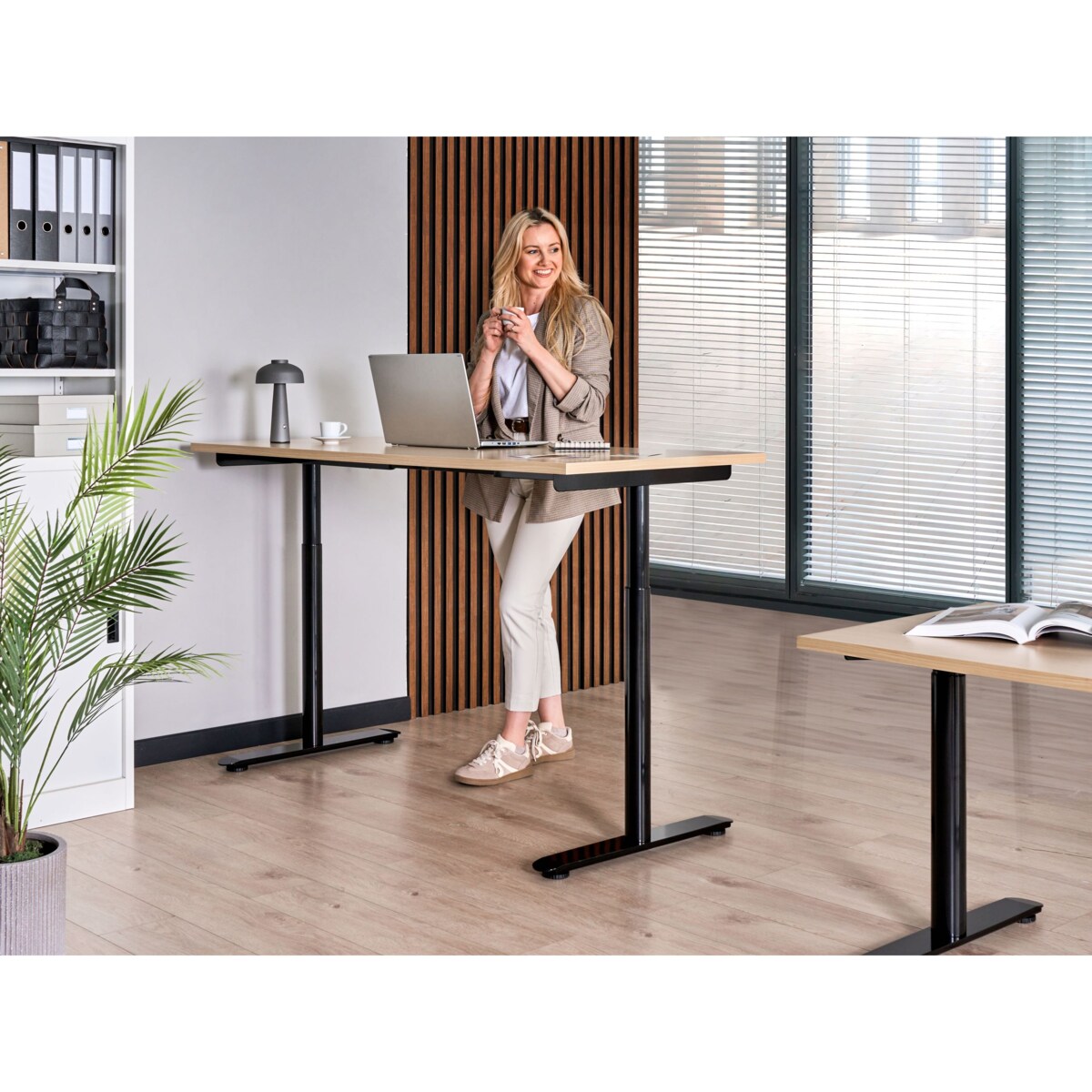 Biurko regulowane elektrycznie DESTINAS Czarny/ jasny brąz 160 cm 72 cm