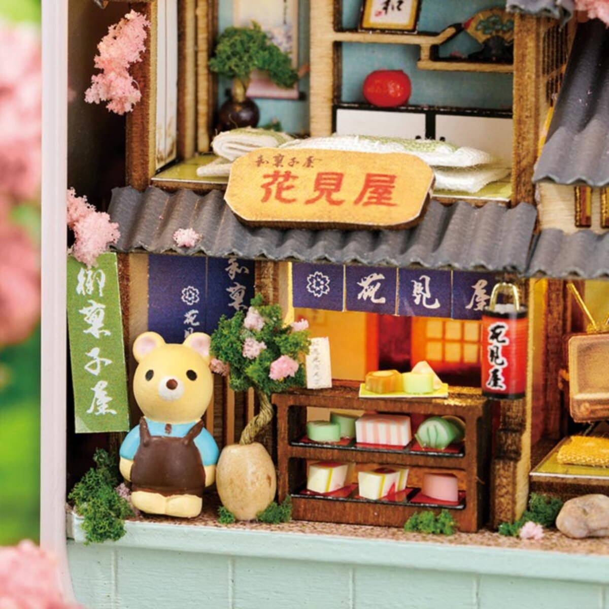 Miniaturowy domek - Kwitnące wiśnie