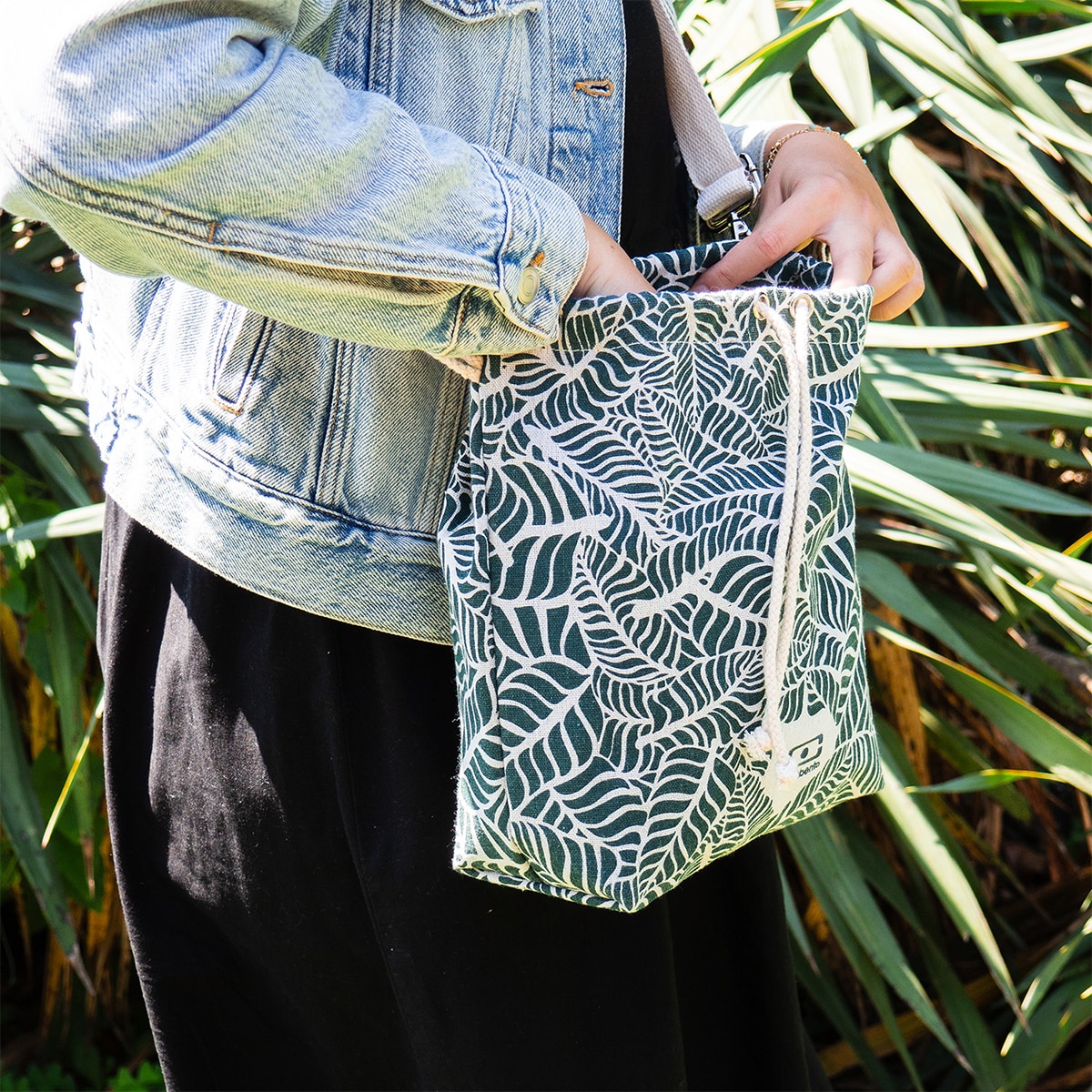 Lunchbag termiczny z paskiem Fresh Jungle, 5700 ml, Monbento