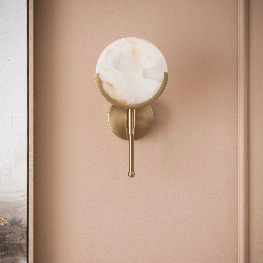 Kinkiet z metalu i szkła, złoty, Femme, 30,5 cm