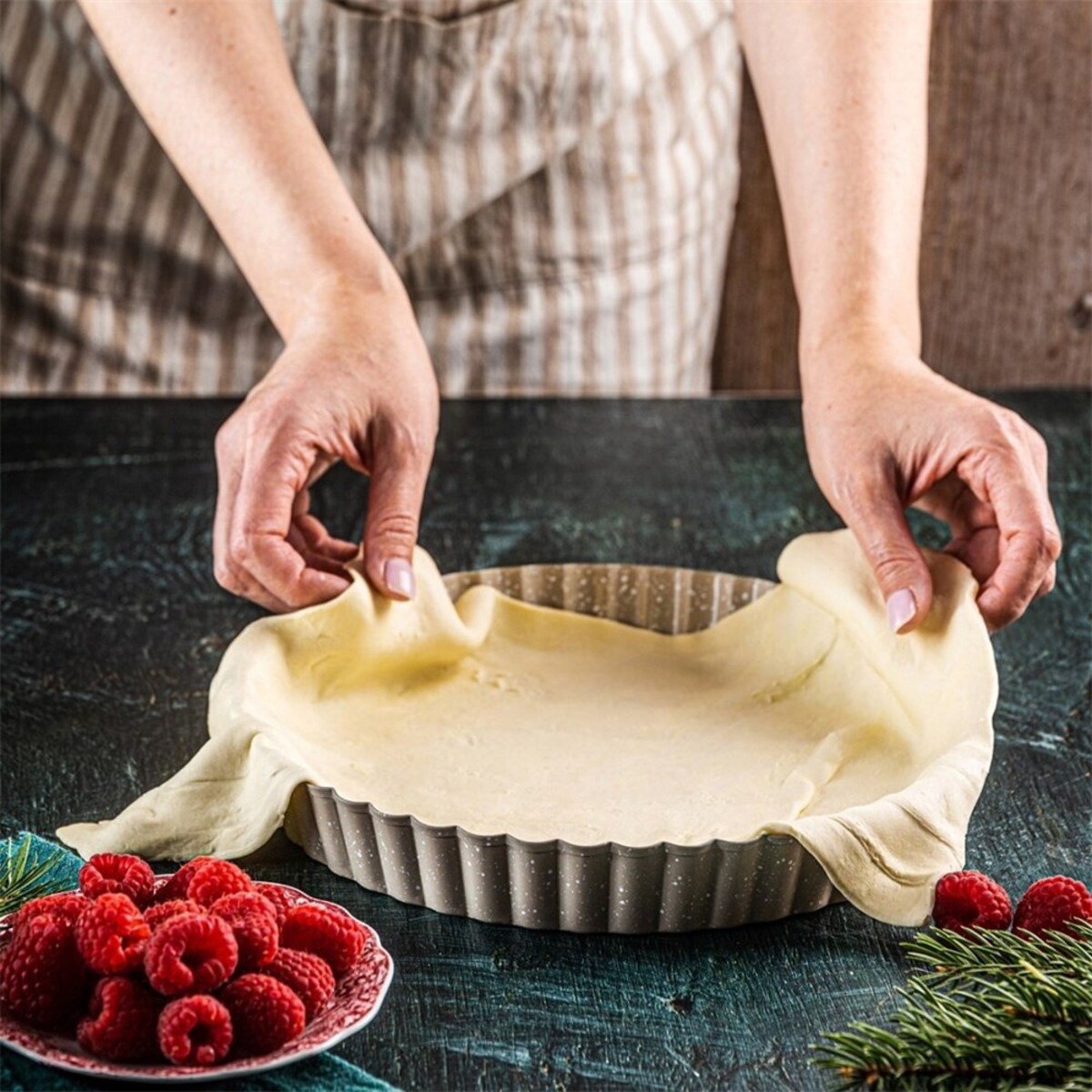 Forma do pieczenia tarty z wyjmowanym dnem Ø25cm beżowa KINGHOFF