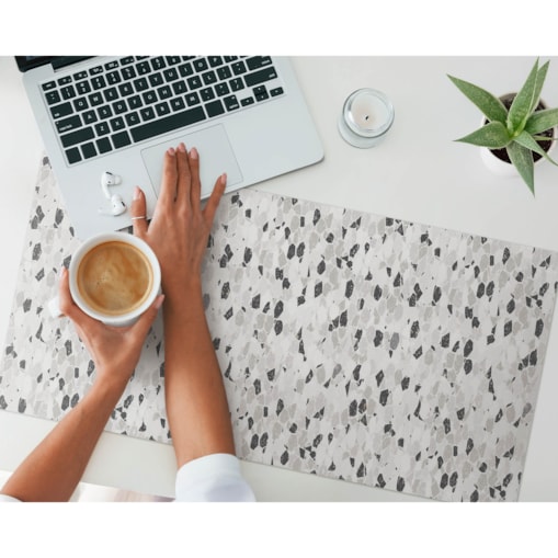 Czarno-Biała mata na biurko Mozaika terrazzo, 90x45 cm