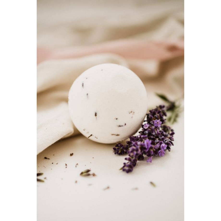 Relaksująca kula do kąpieli CALM LAVENDER Relaxing Bath bomb