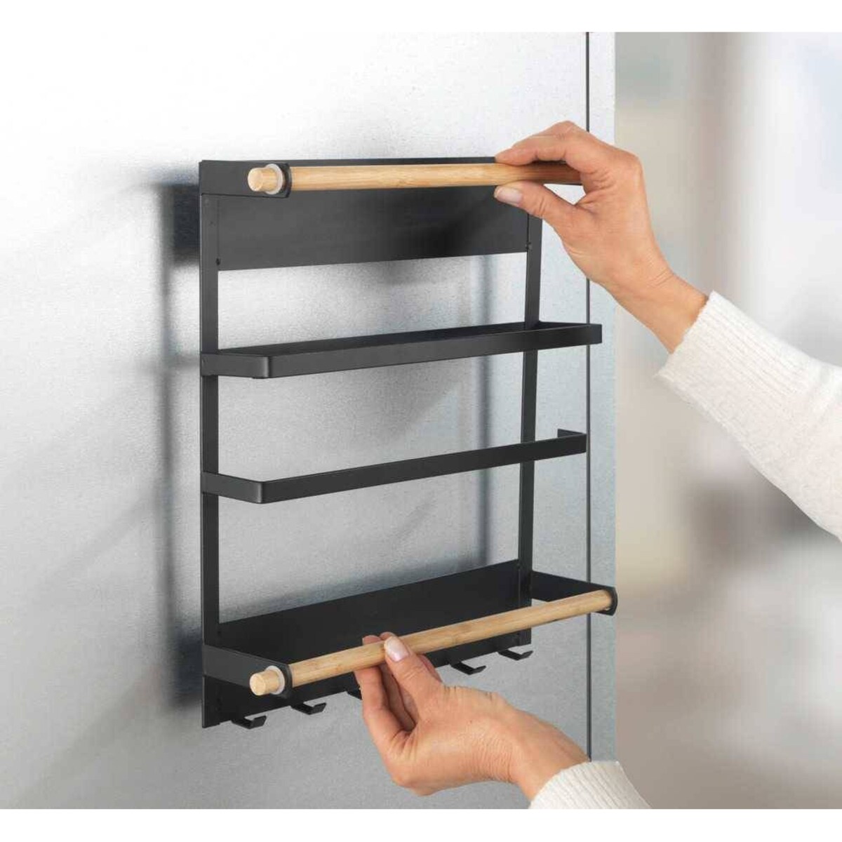 Wielofunkcyjna półka kuchenna MAGNA z uchwytem na ręcznik papierowy i haczykami, montaż bez wiercenia, WENKO