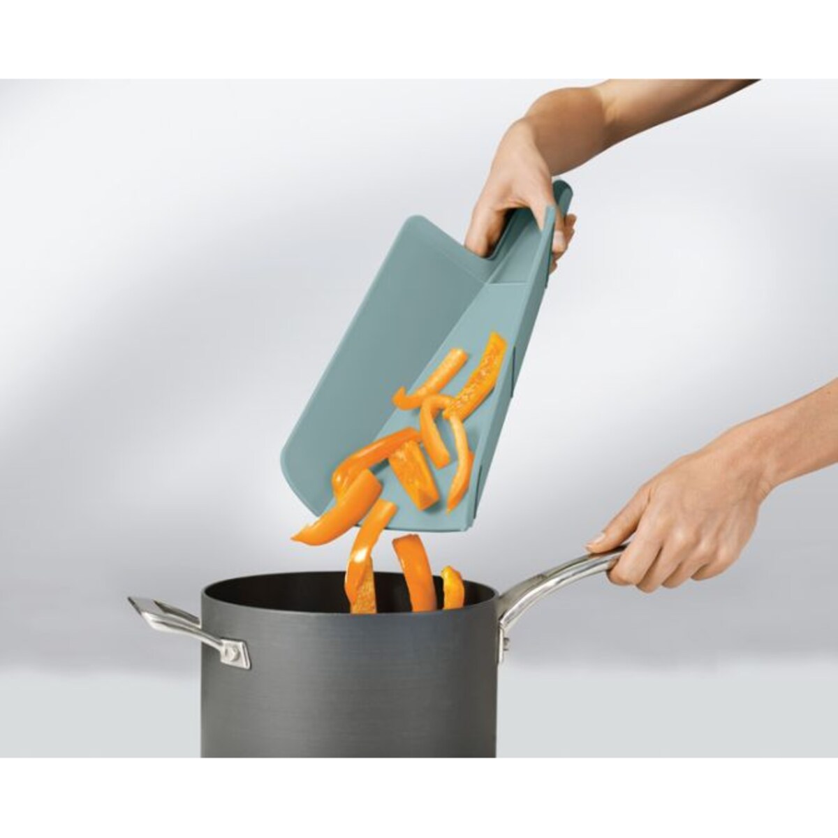 Deska do krojenia Chop2Pot (niebieska) Duo Joseph Joseph