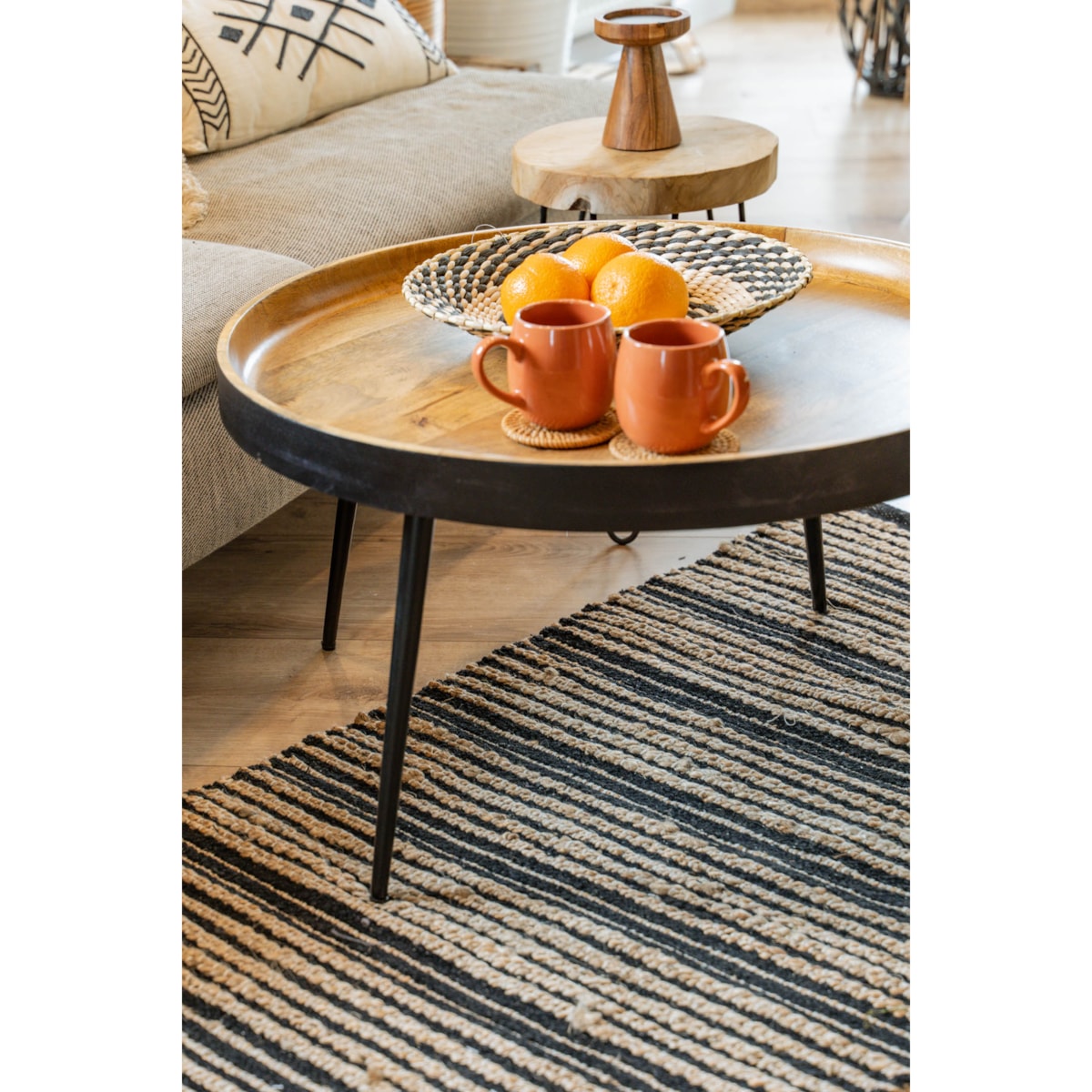 Stolik z drewna mango SIWAN, Ø 70 x 36 cm