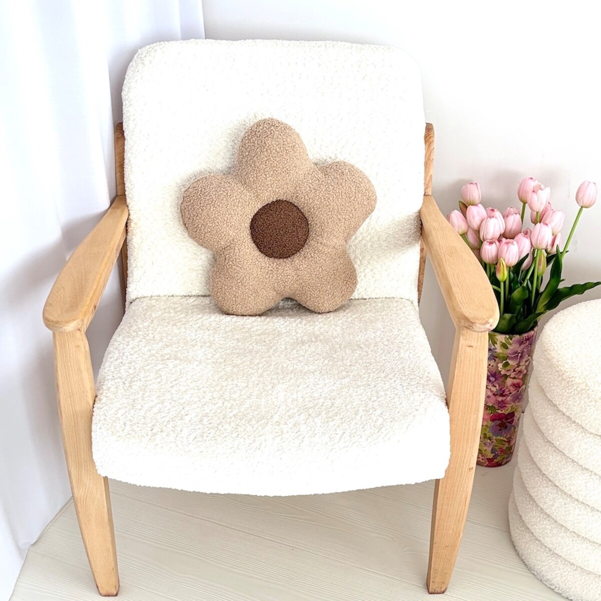 Poduszka boucle duży Kwiatek beż / brąz