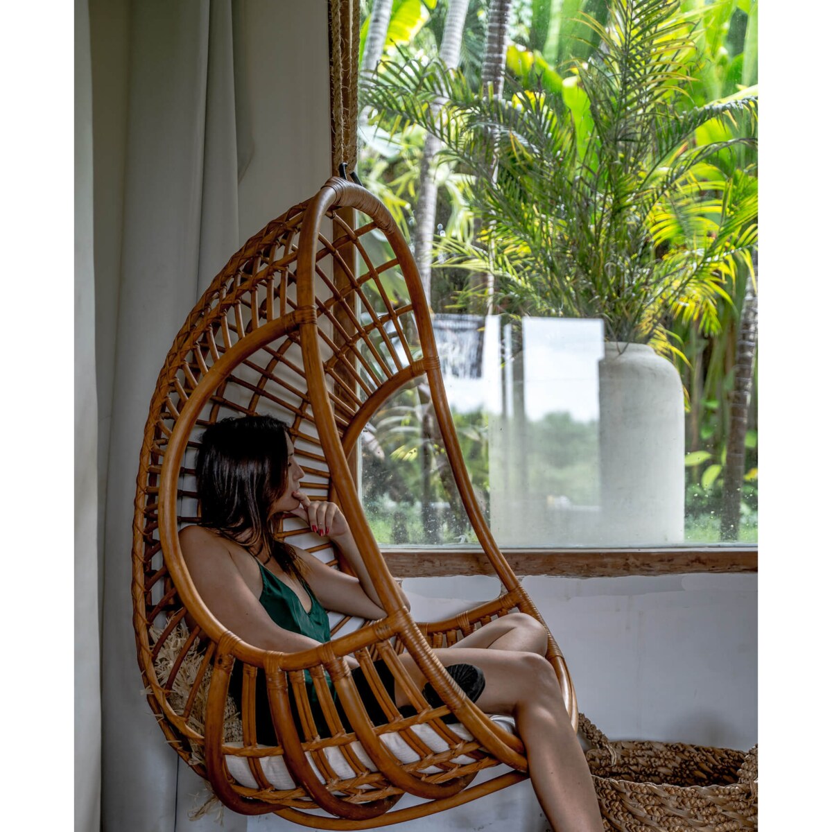 WISZĄCY FOTEL HUGO ZE STELAŻEM NATURALNY