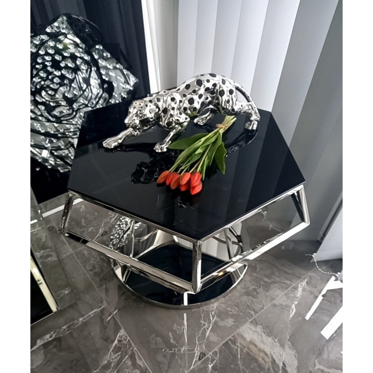 Nowoczesny srebrny stolik kawowy / ława w kształcie diamentu z szybą czarną 80x80x50