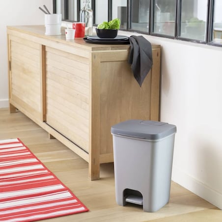 Curver Kosz na śmieci z pedałem Essentials, 20 L, jasnoszary