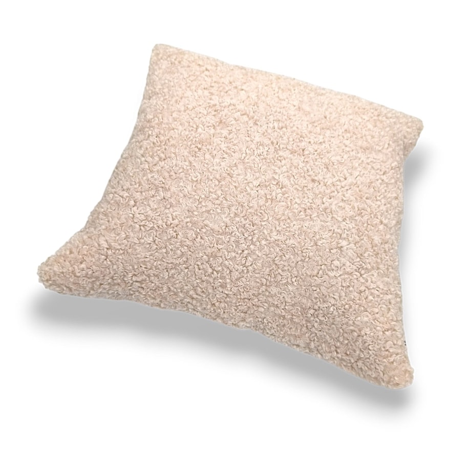 Kremowa poduszka dekoracyjna boucle 50x50 Betty
