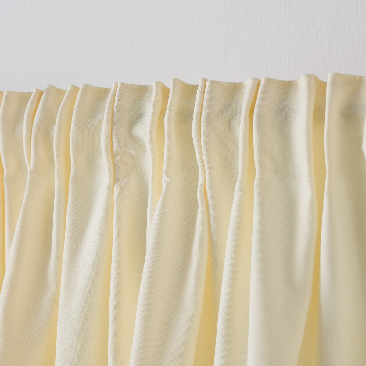 Zasłona na taśmie marszczącej kremowa aksamitna 140 x 280 cm 1 szt. 140x280 kremowy