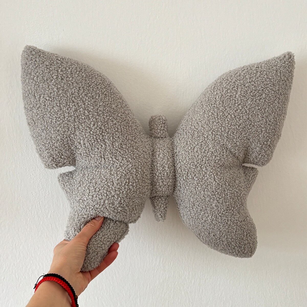 Poduszka dekoracyjna Motyl szara boucle