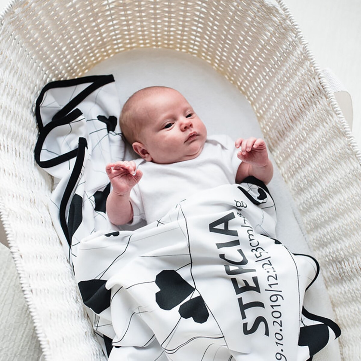 Kosz Mojżesza - pleciony z papieru