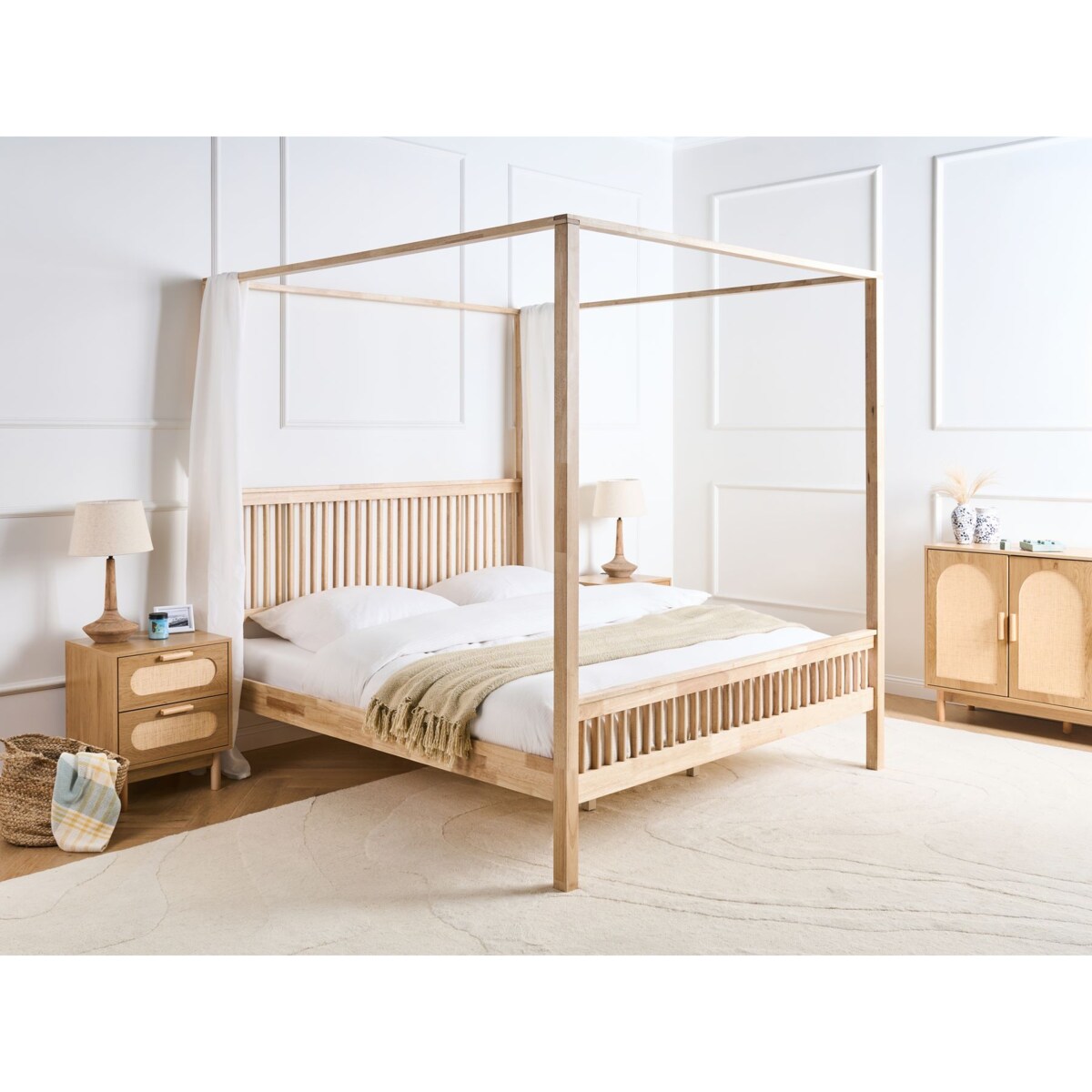 Łóżko z baldachimem Drewno HARFLEUR 180 x 200 cm Jasnobrązowy