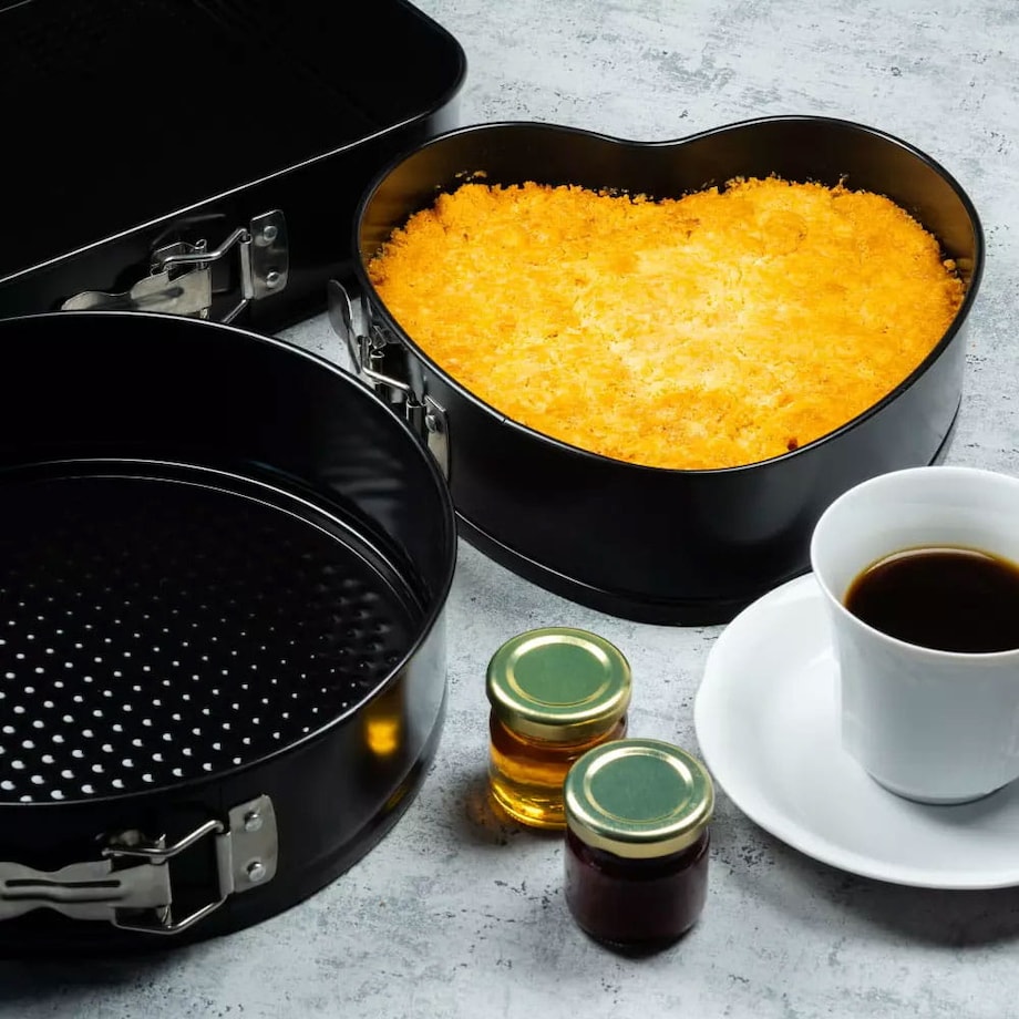 Zestaw tortownic blaszanych Non-stick 3 elementy różne kształty KLAUSBERG