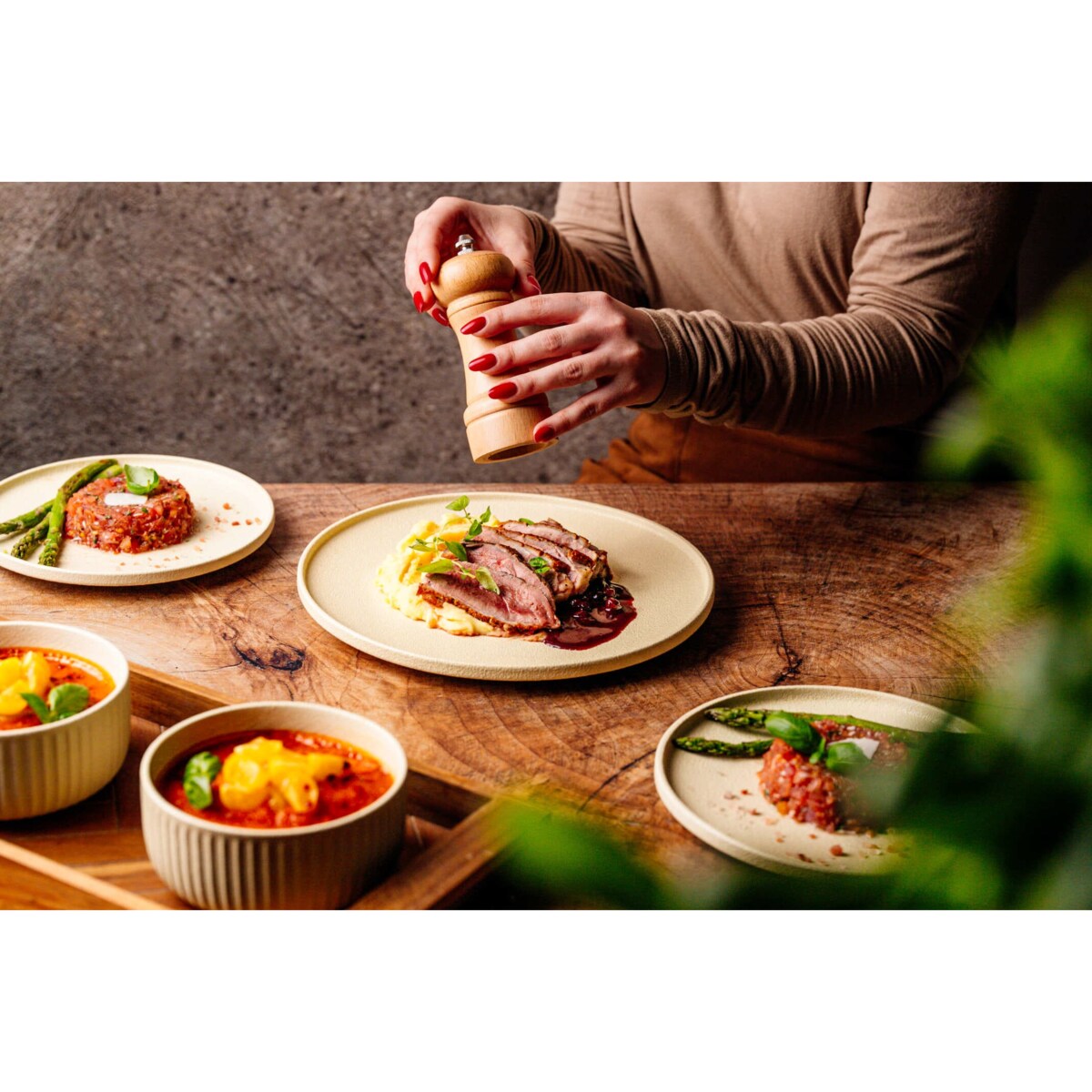 Serwis obiadowy Anun beżowy na 6 osób 18 szt. Nowoczesny Do zmywarki Komplet talerzy