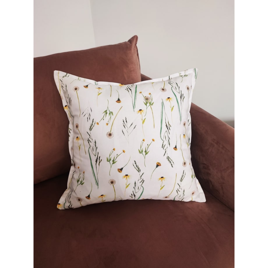 Bawełniana poszewka w łąkowe kwiaty 45x45