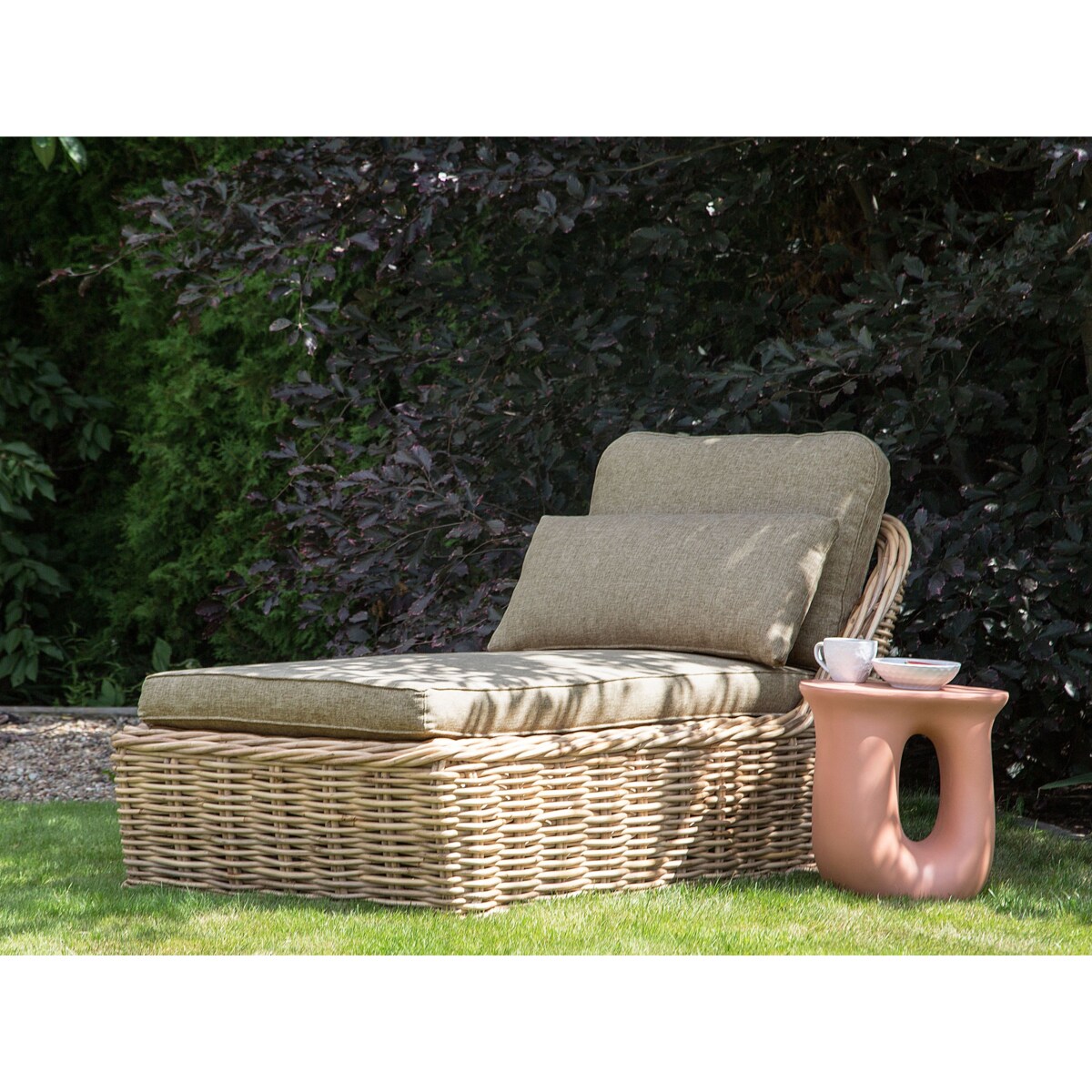 Leżak ogrodowy z poduszką BELSITO Rattan Naturalny