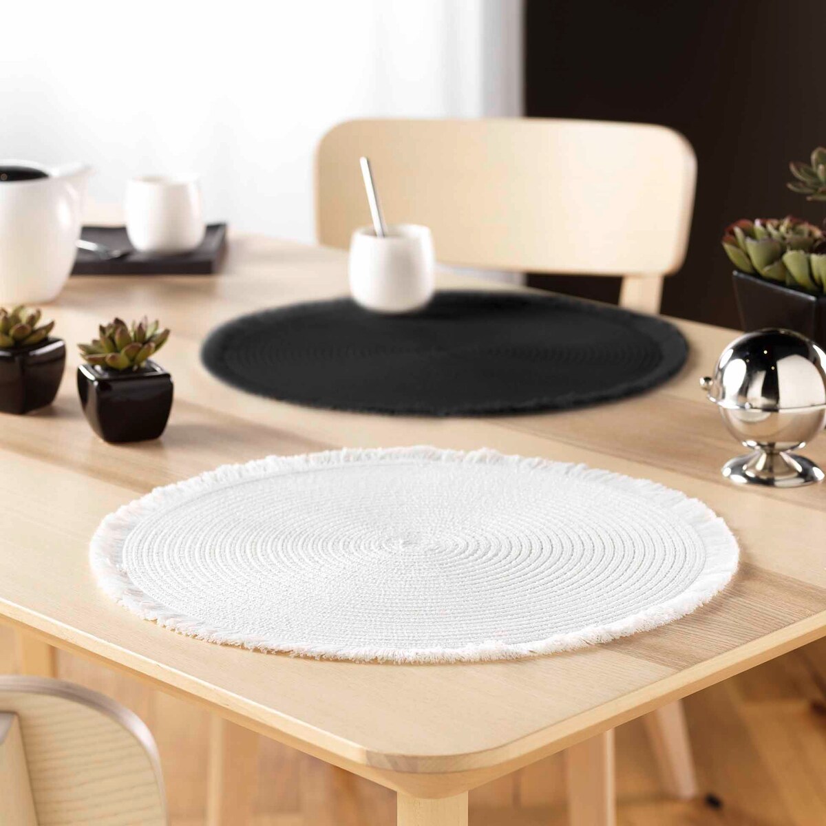 Podkładka pod talerz z frędzlami FALBALA, Ø 38 cm