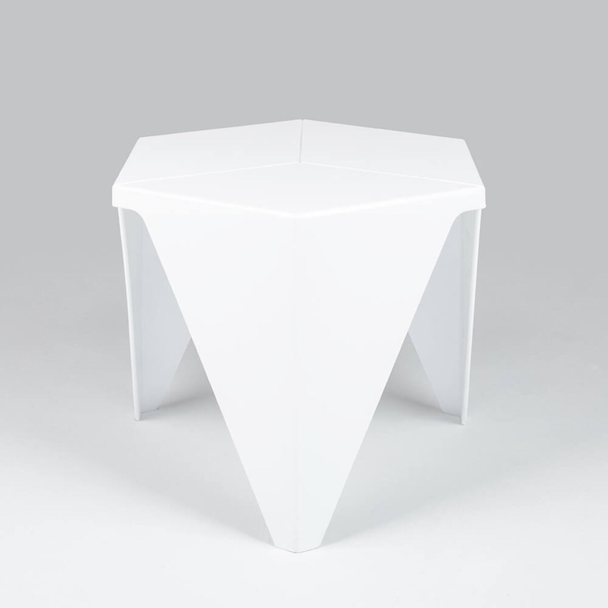 Nietuzinkowy stolik do salonu Clove KH010100218 art. Deco biały, King Home