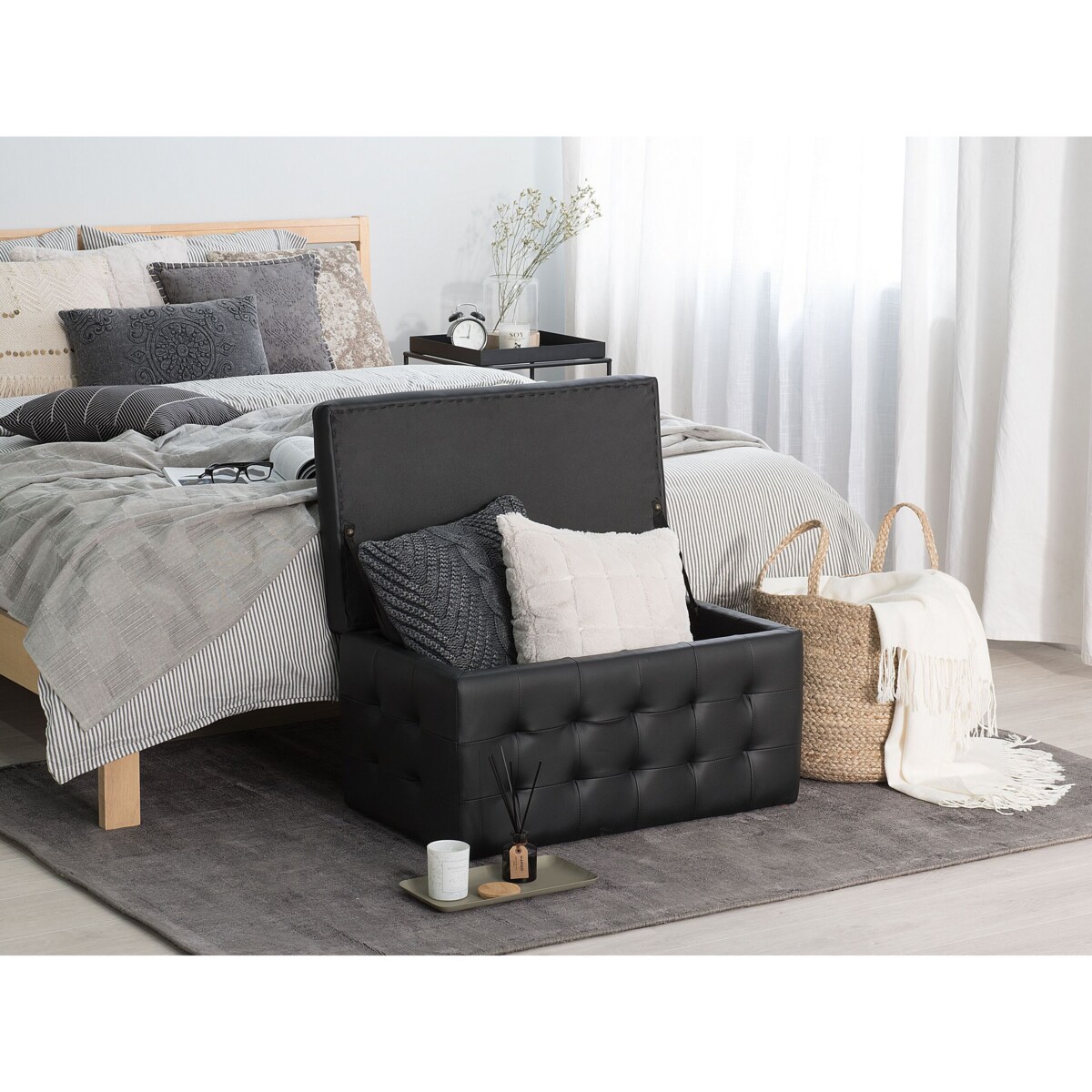 Puf ze schowkiem ekoskóra czarny MICHIGAN