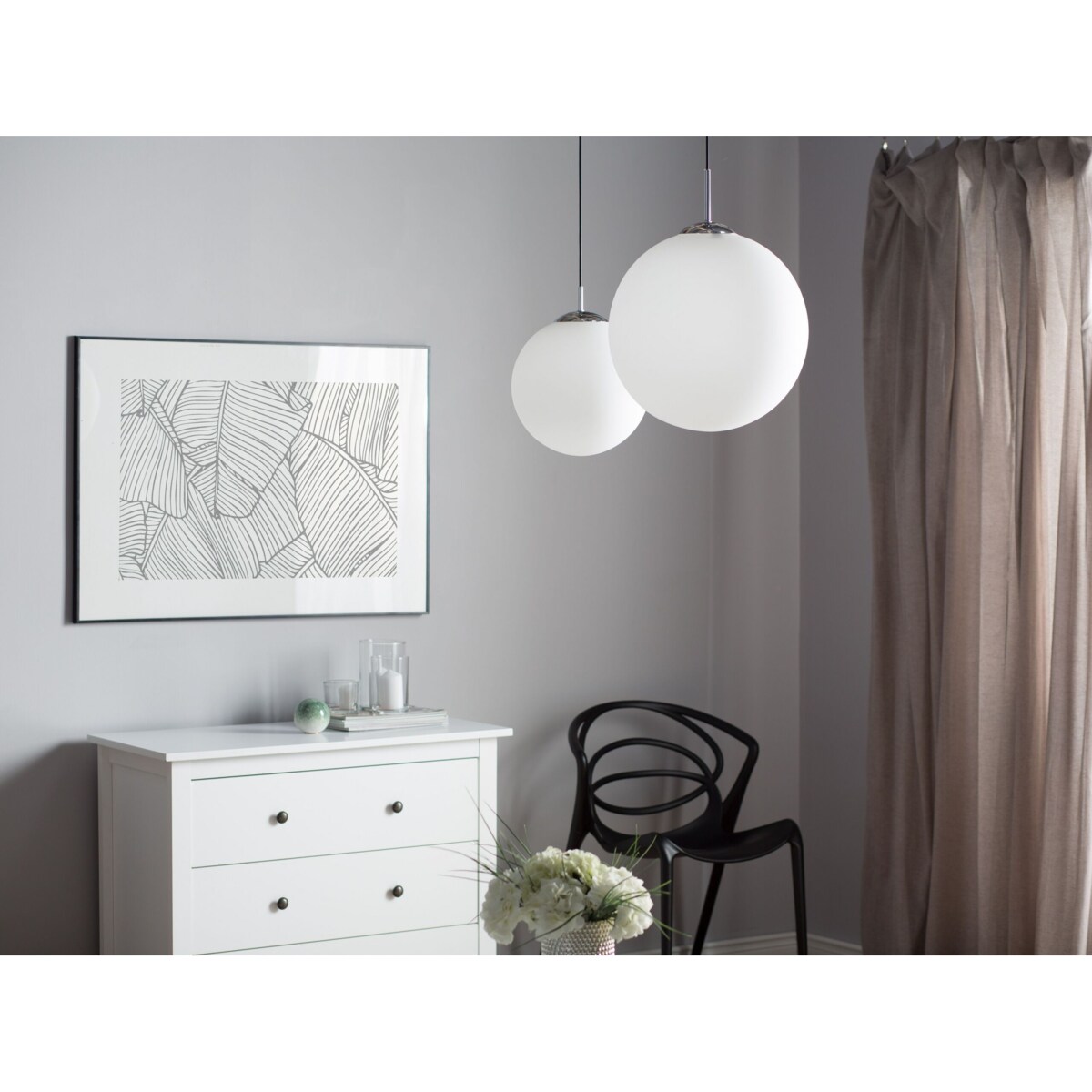 Lampa wisząca szklana biała BARROW S